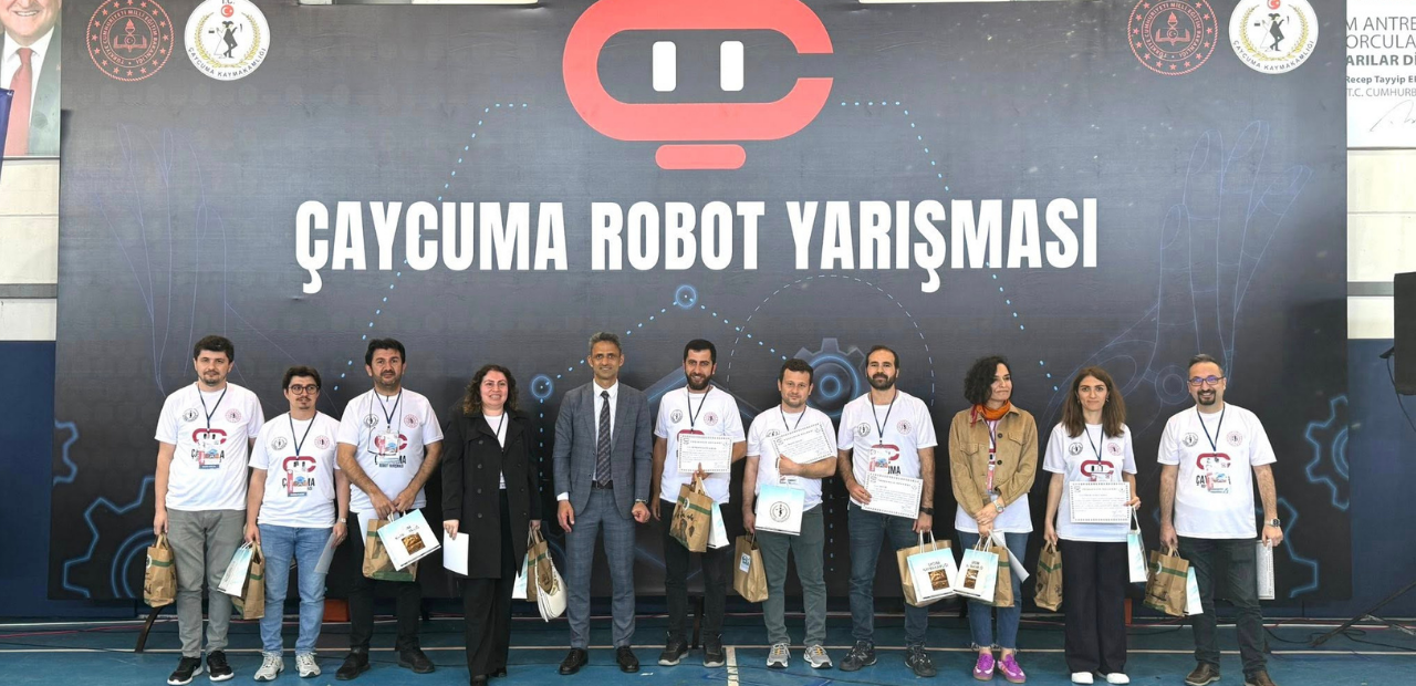 1.ROBOT YARIŞMASI JURİ ÜYELERİ
